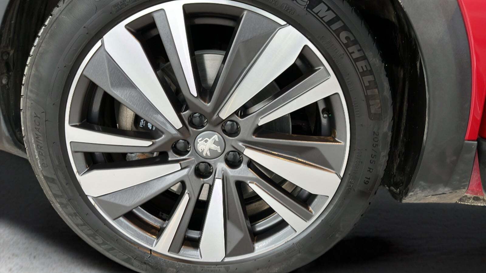 Rød Peugeot 3008 fra 2020