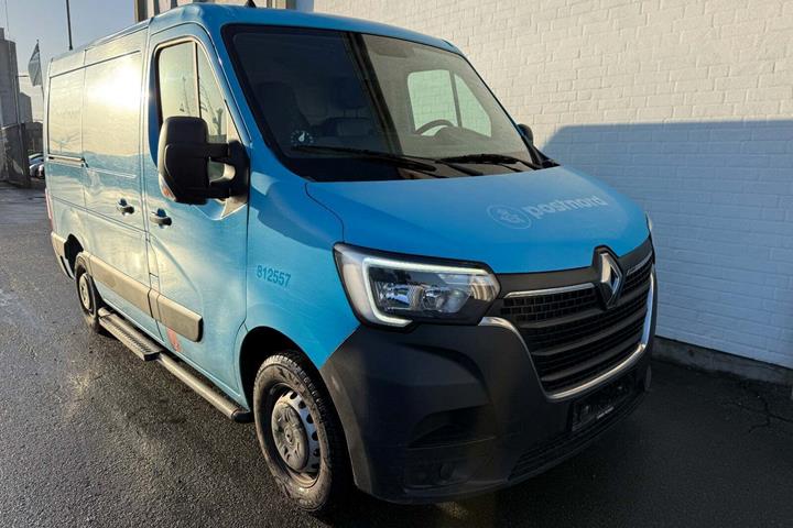 Blå Renault Master IV T33 fra 2019