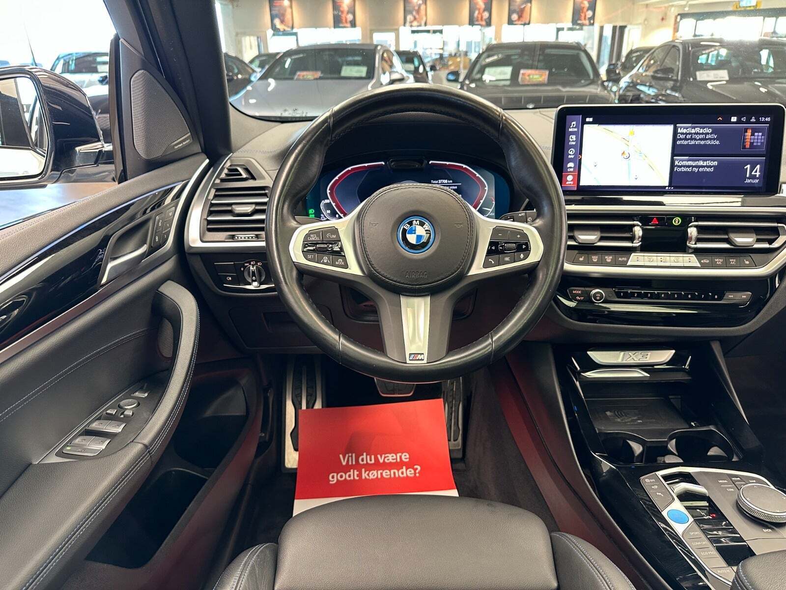 Hvid BMW iX3 fra 2023