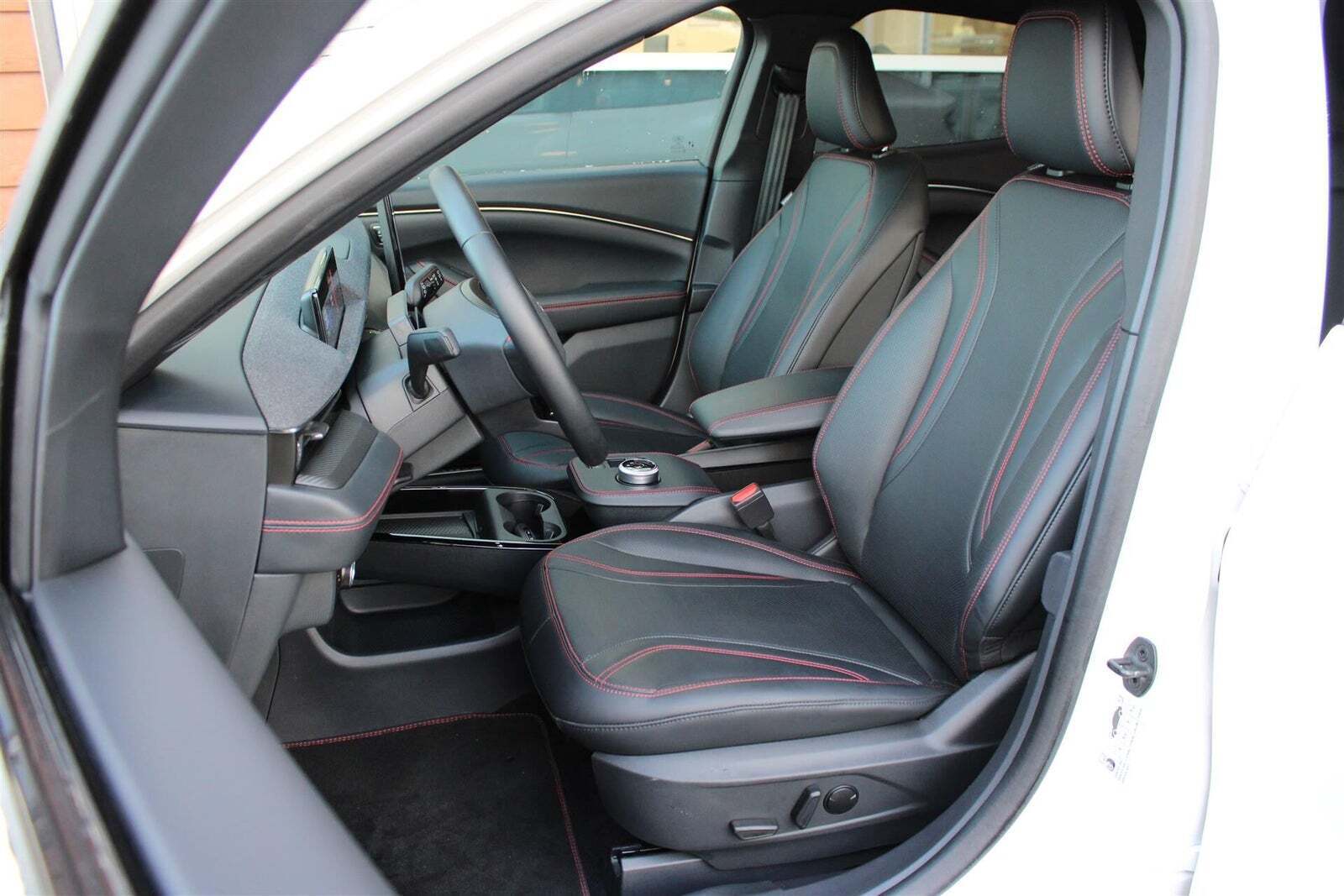 Ford Mustang Mach-E 75 Premium Standard Range AWD