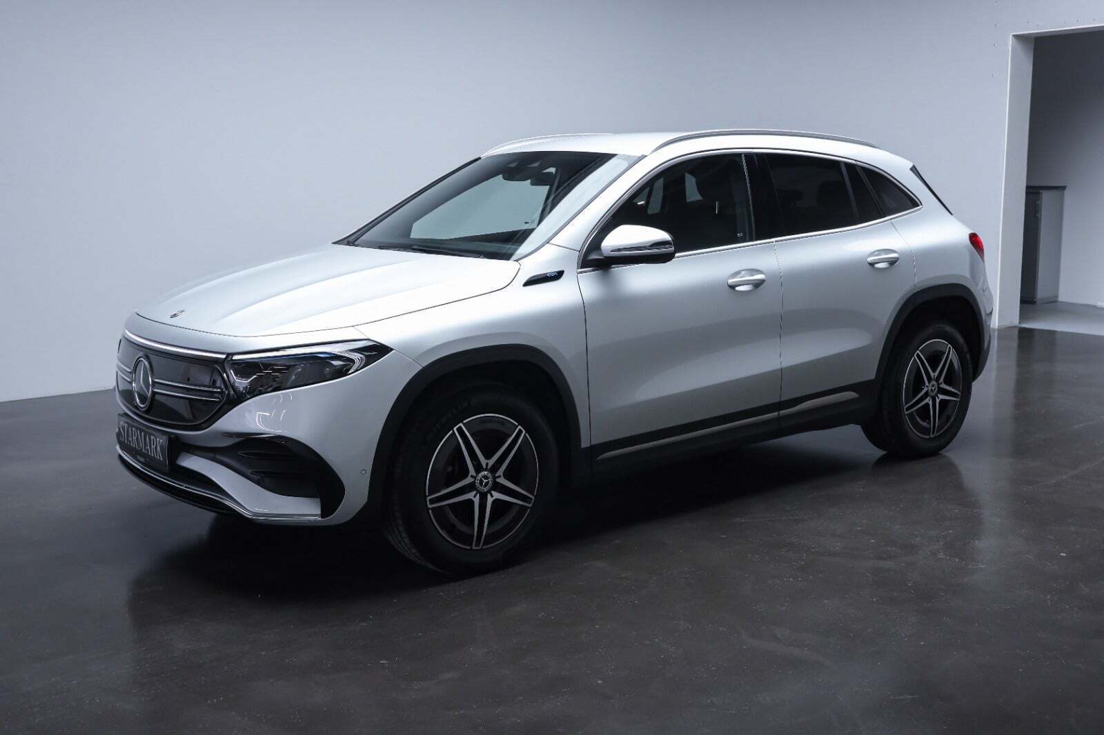 Sølv Mercedes EQA350 fra 2022