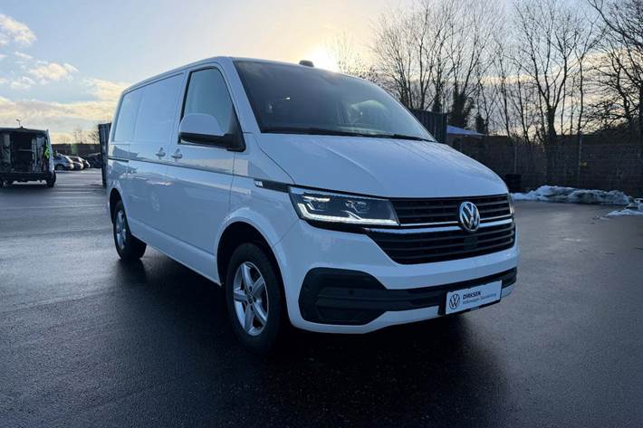 undefined VW Transporter fra 2020 set udefra
