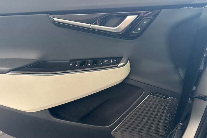 Grå Kia EV6 fra 2024