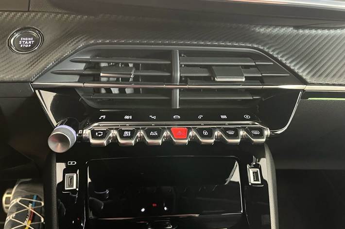 Hvid Peugeot e-208 fra 2020