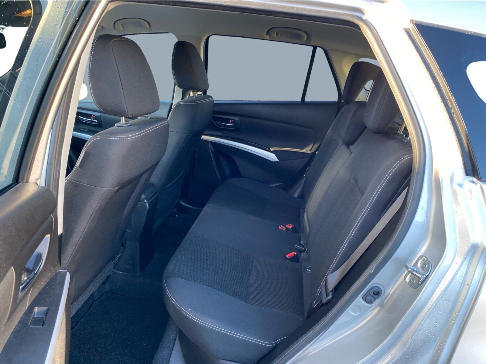 Sølv Suzuki S-Cross fra 2021