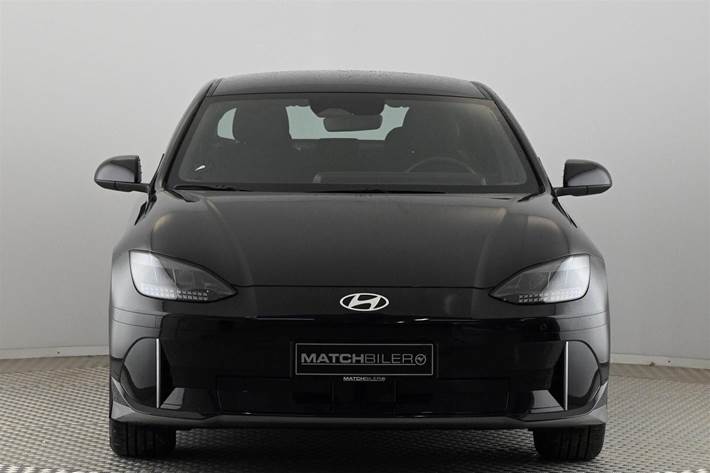 Blå Hyundai Ioniq 6 fra 2023