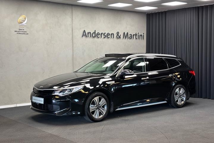 Sort Kia Optima fra 2018 set udefra