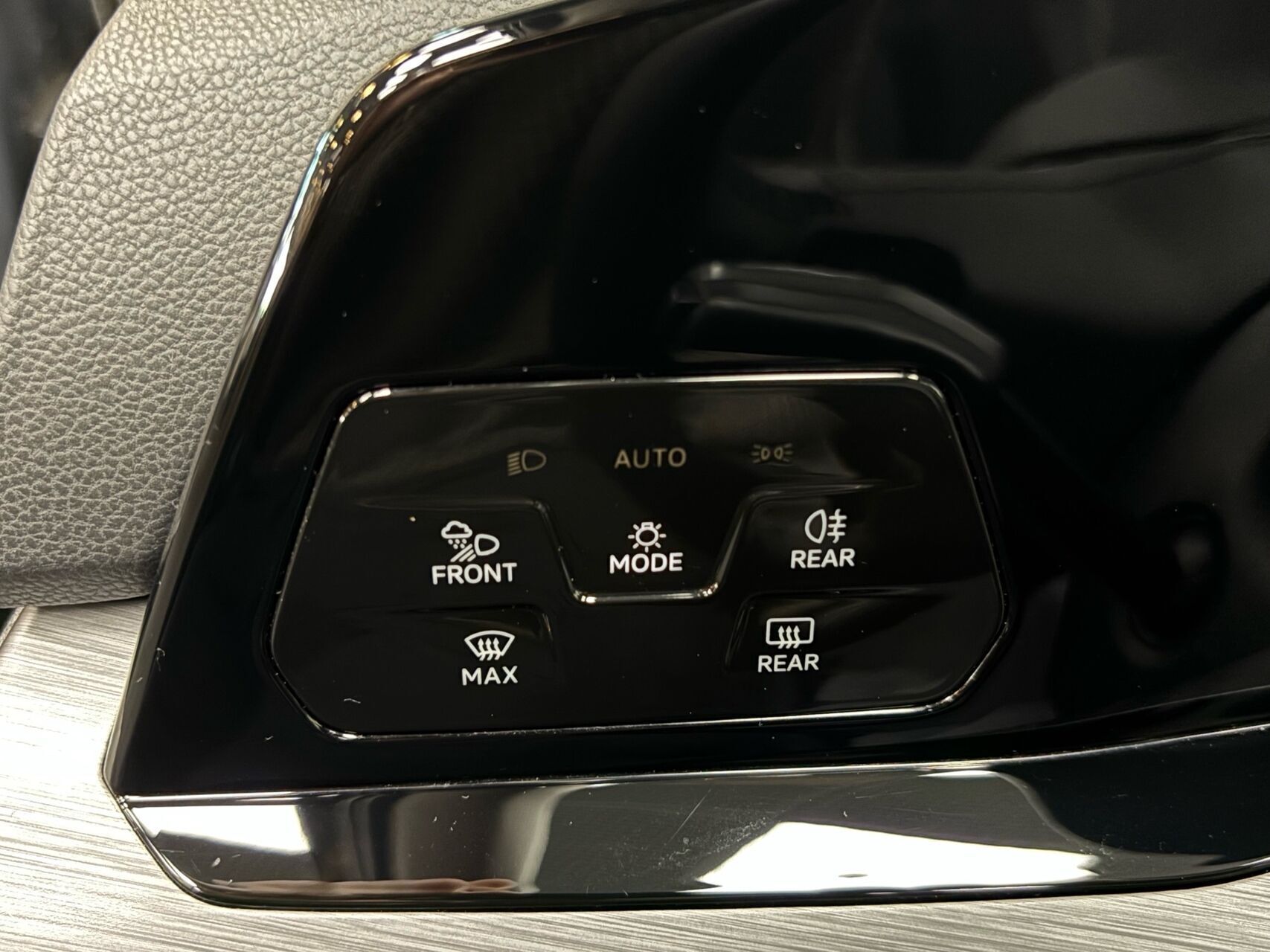 Grå VW Golf fra 2020