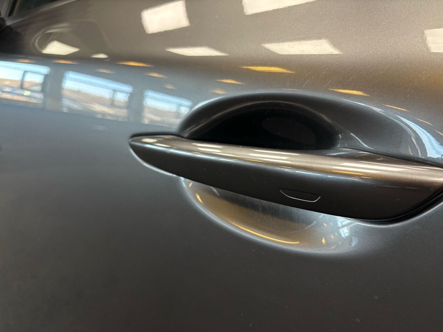 Grå Mazda 3 fra 2020