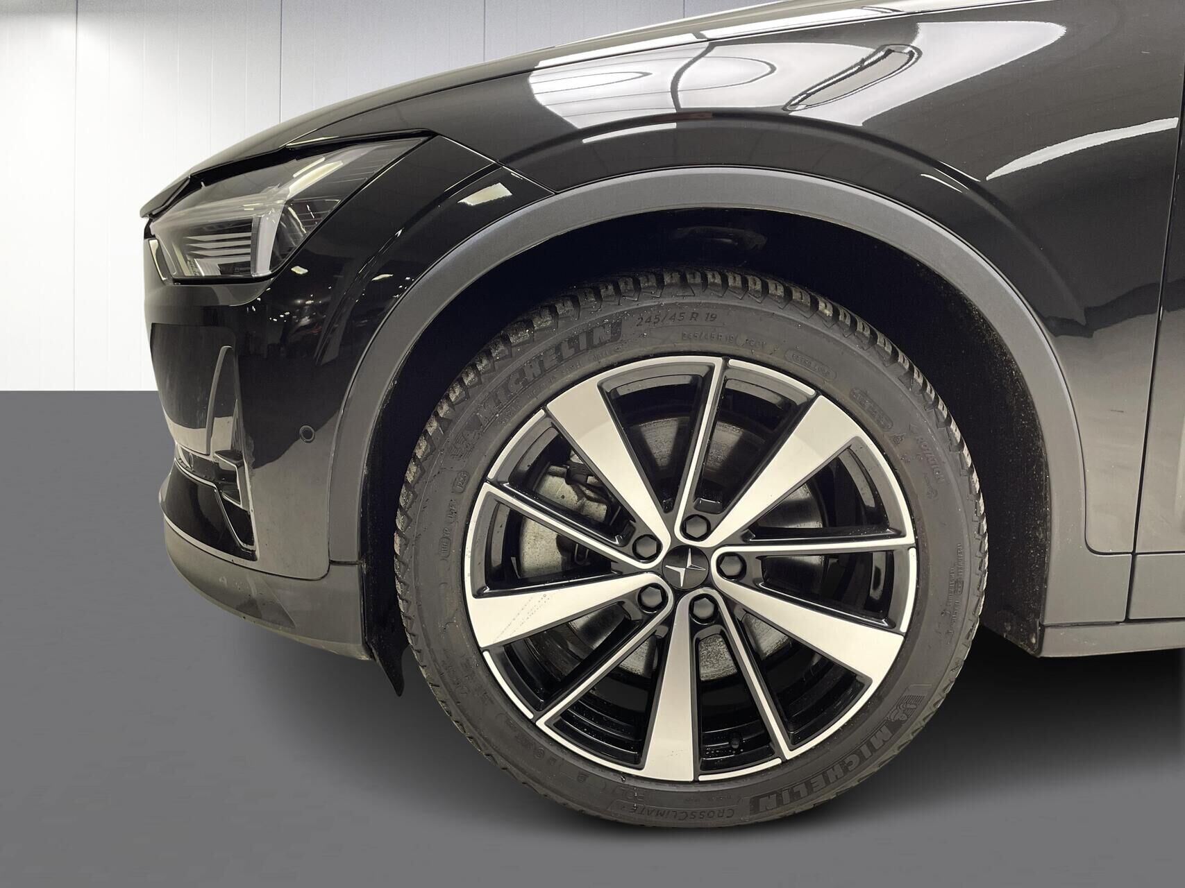 Sort Polestar 2 fra 2023