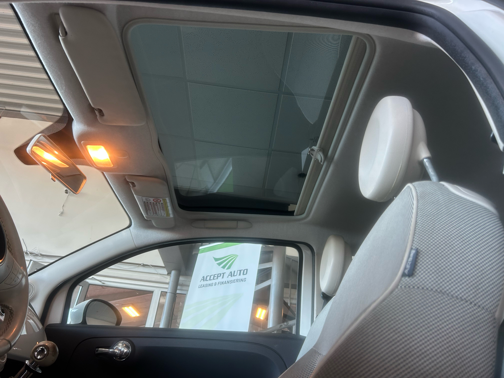 Hvid Fiat 500 fra 2009