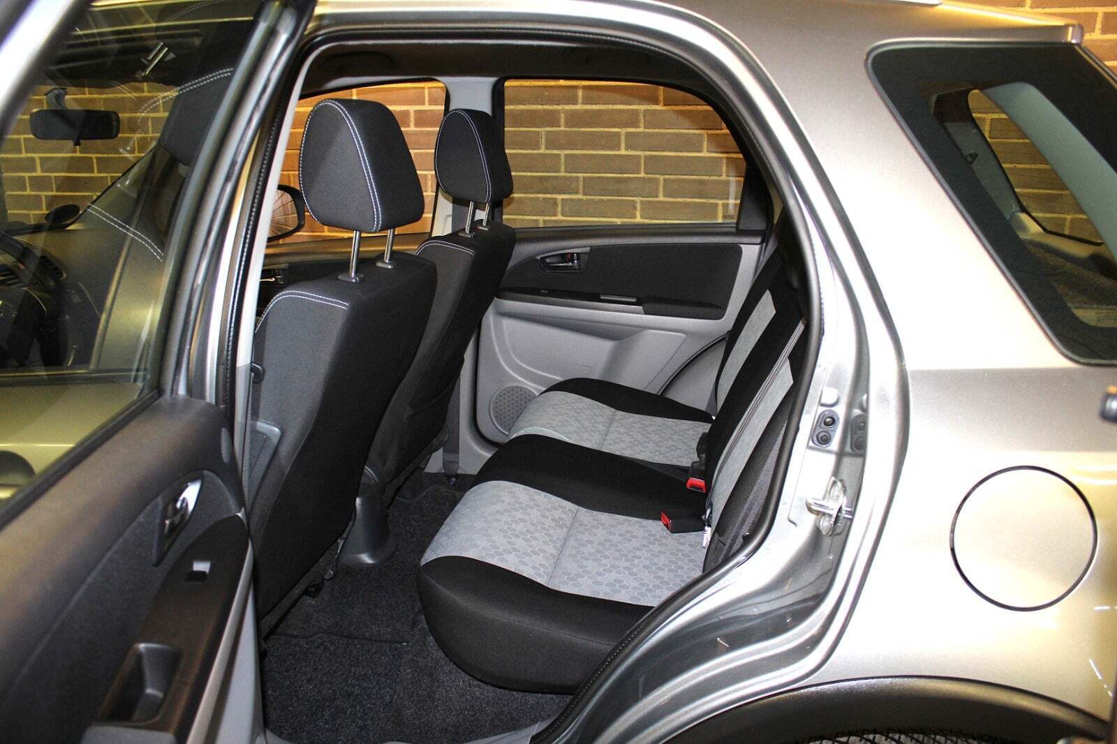 Suzuki SX4 1,6 CombiBack Tour