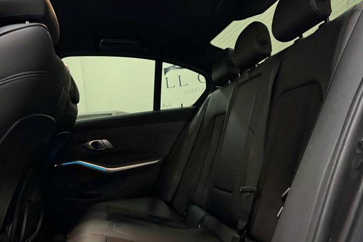 undefined BMW 330e fra 2022