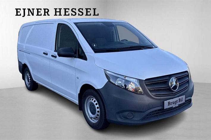 Hvid Mercedes Vito 114 fra 2022