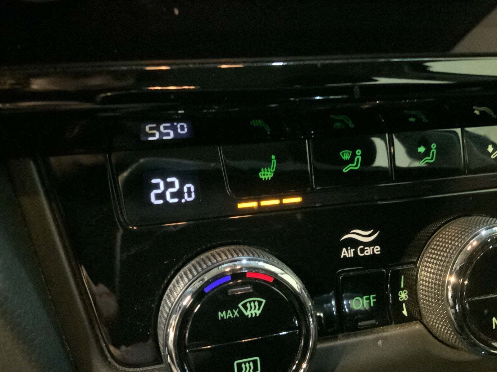 Grå Skoda Octavia fra 2019