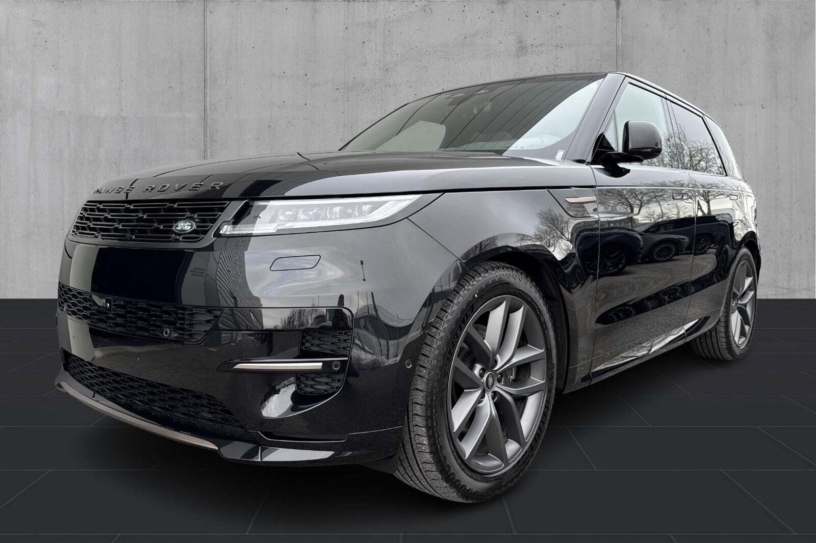 Sort Land Rover Range Rover sport fra 2025