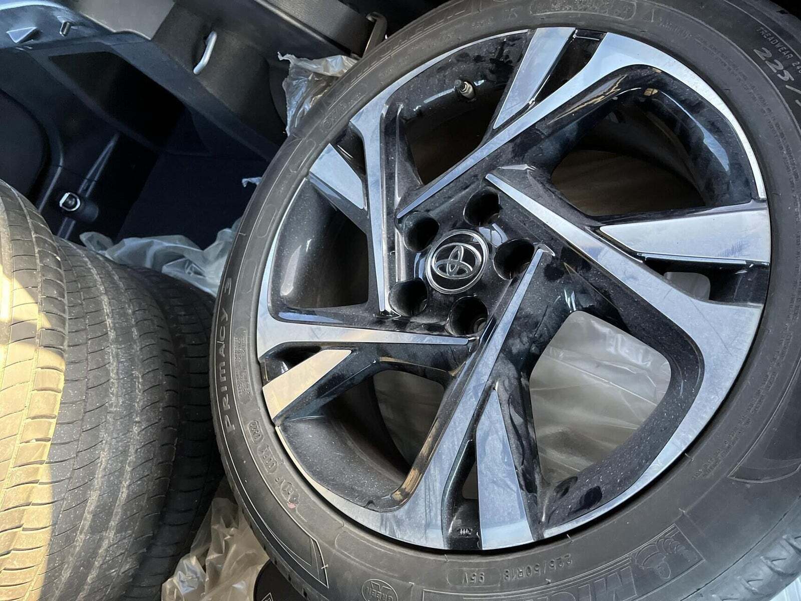 Sølv Toyota C-HR fra 2022