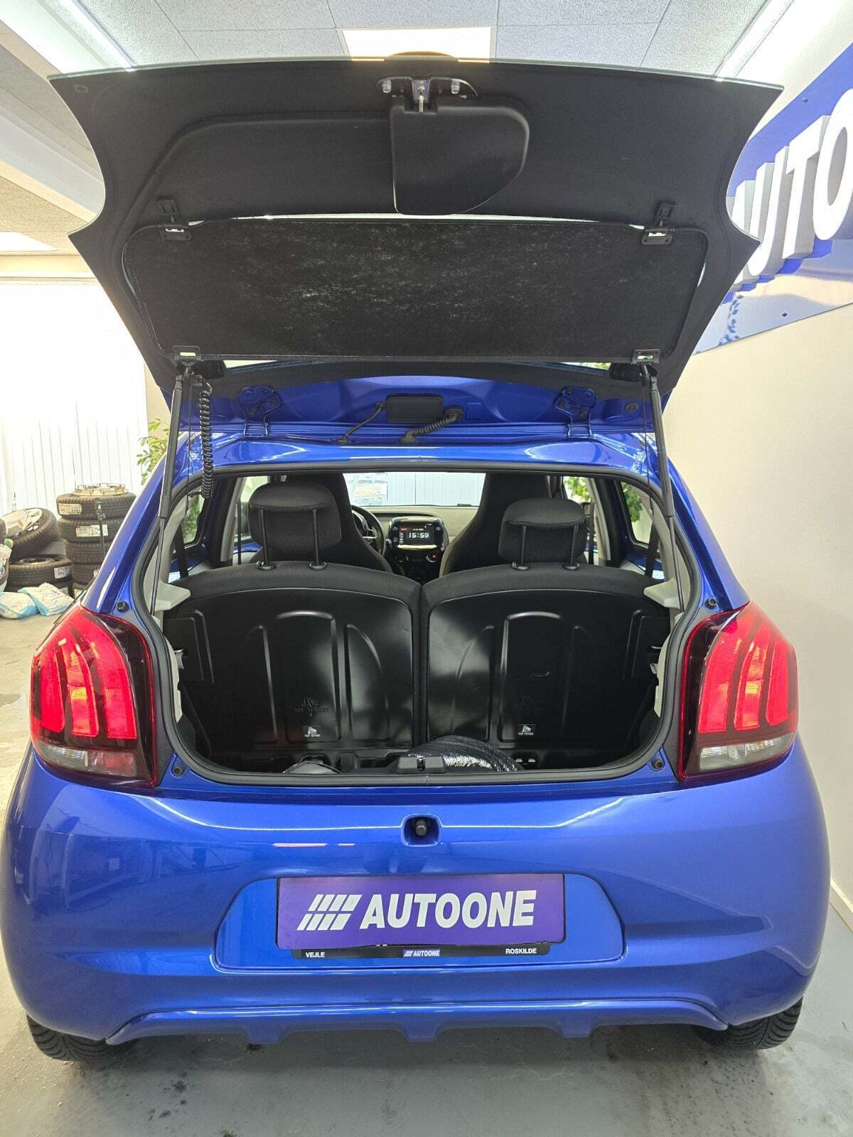 Blå Peugeot 108 fra 2020