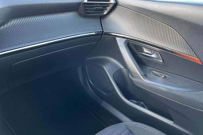 Orange Peugeot e-2008 fra 2021