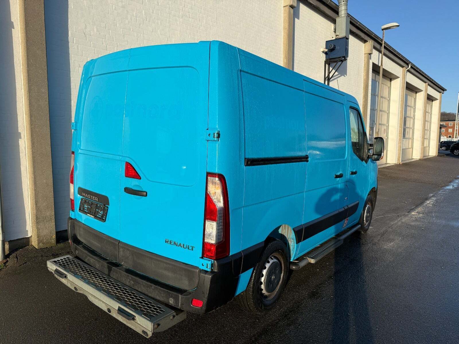 Renault Master IV T33 2,3 dCi 150 L1H1 Kassevogn aut.