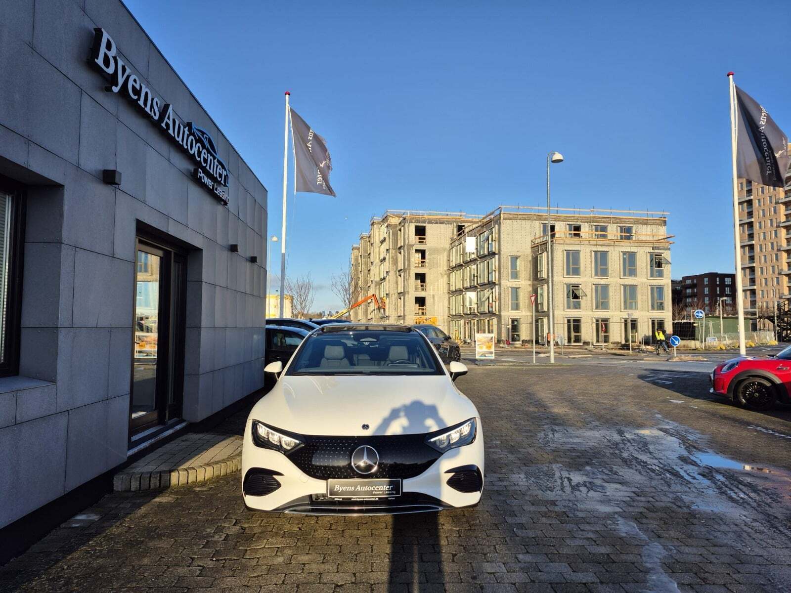 Mercedes EQE300 Electric Art