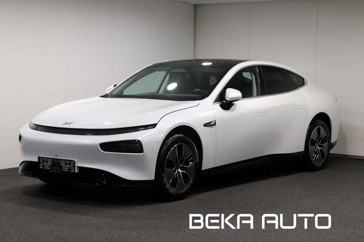 Hvid Xpeng P7 fra 2024 set udefra