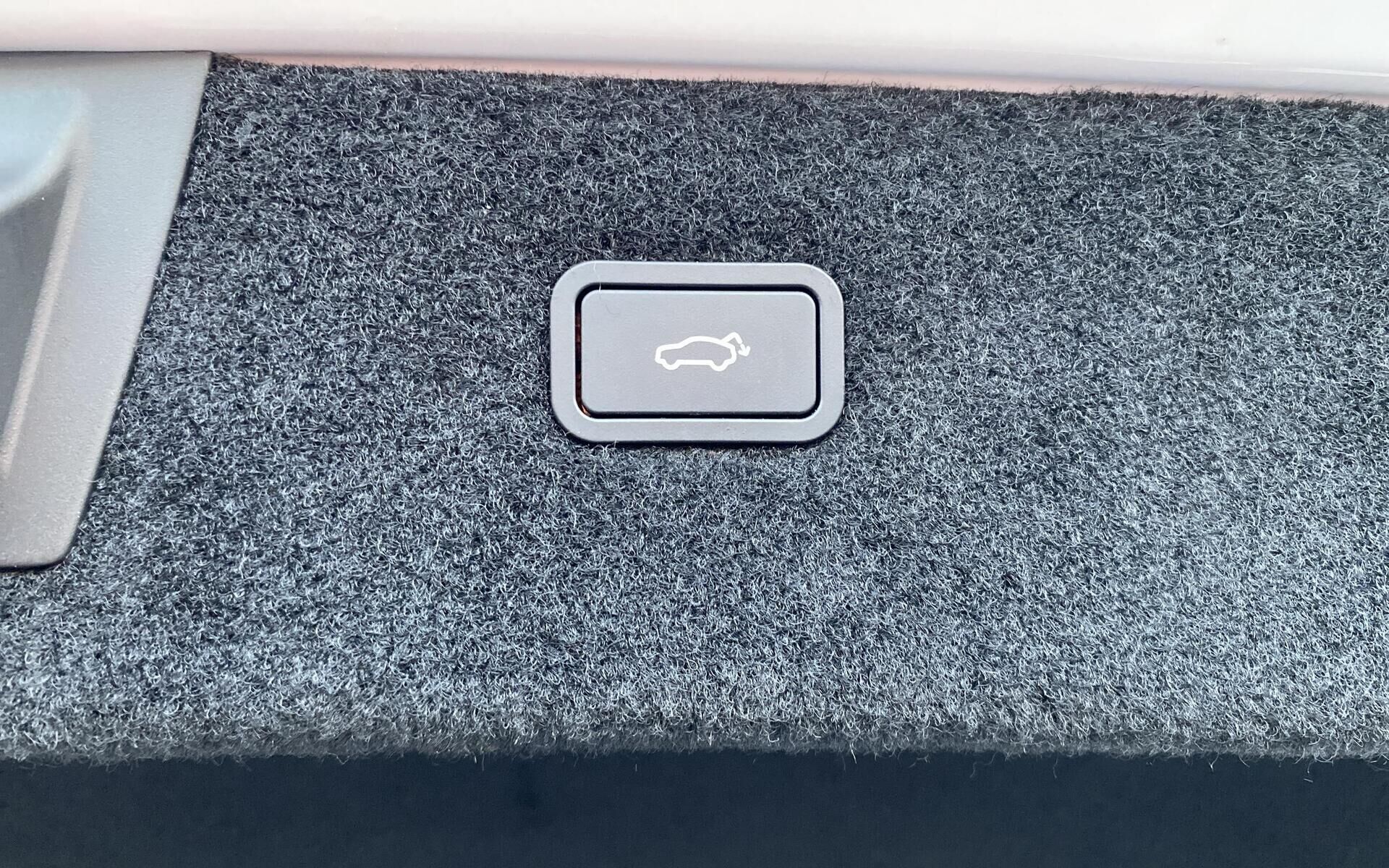 Hvid Polestar 4 fra 2025