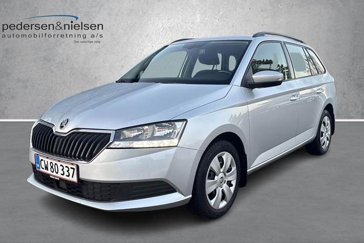 Sølv Skoda Fabia fra 2020 set udefra