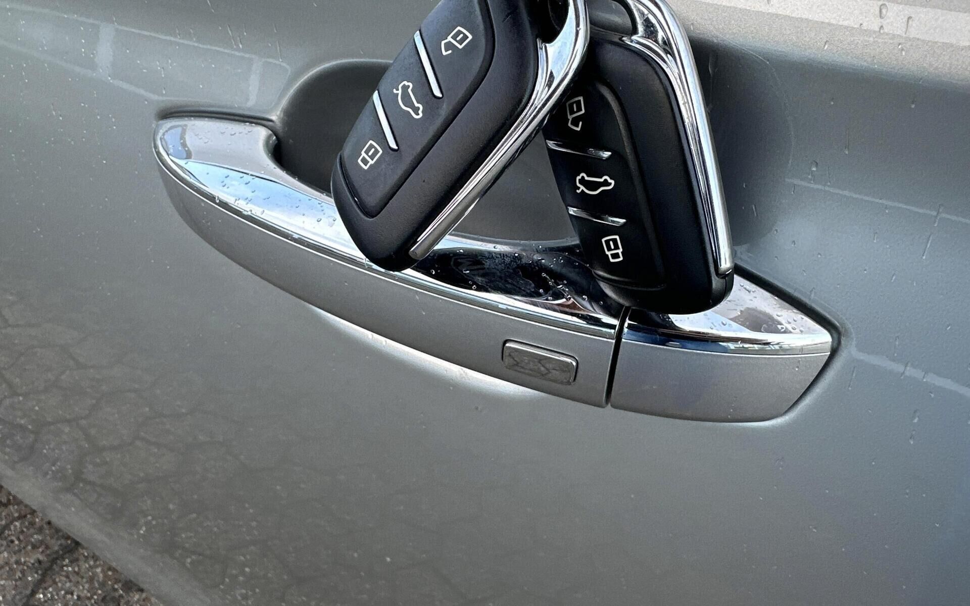 Grå MG MG5 Electric fra 2023