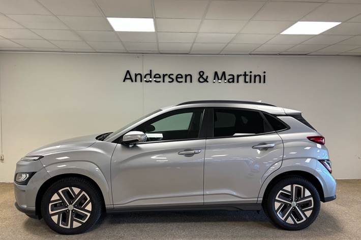 Sølv Hyundai Kona fra 2022