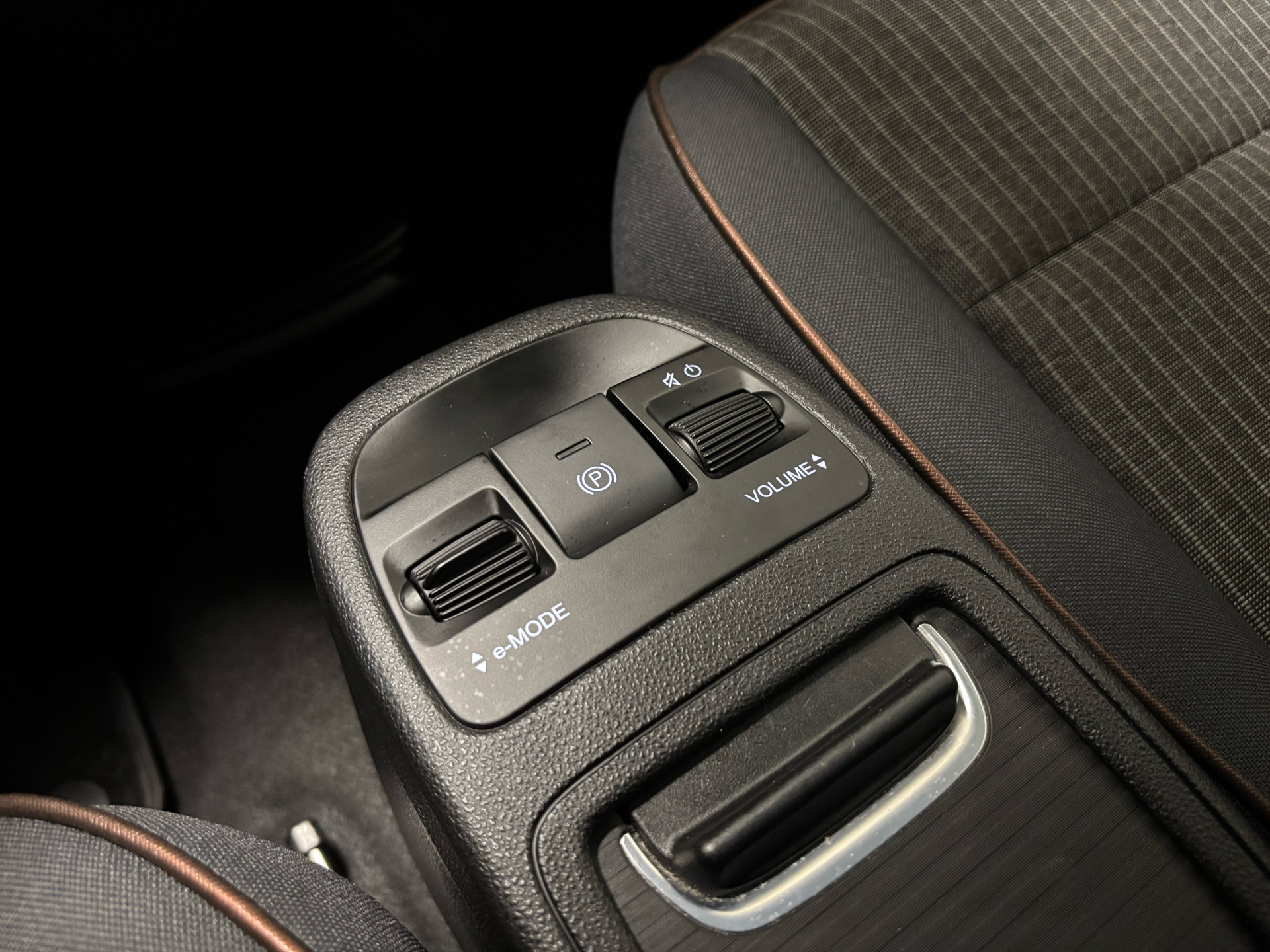 Grå Fiat 500e fra 2021