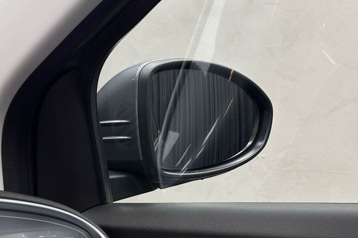 Grå Fiat 500e fra 2022