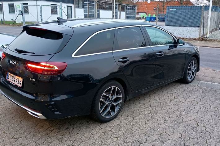 Sort Kia Ceed fra 2025