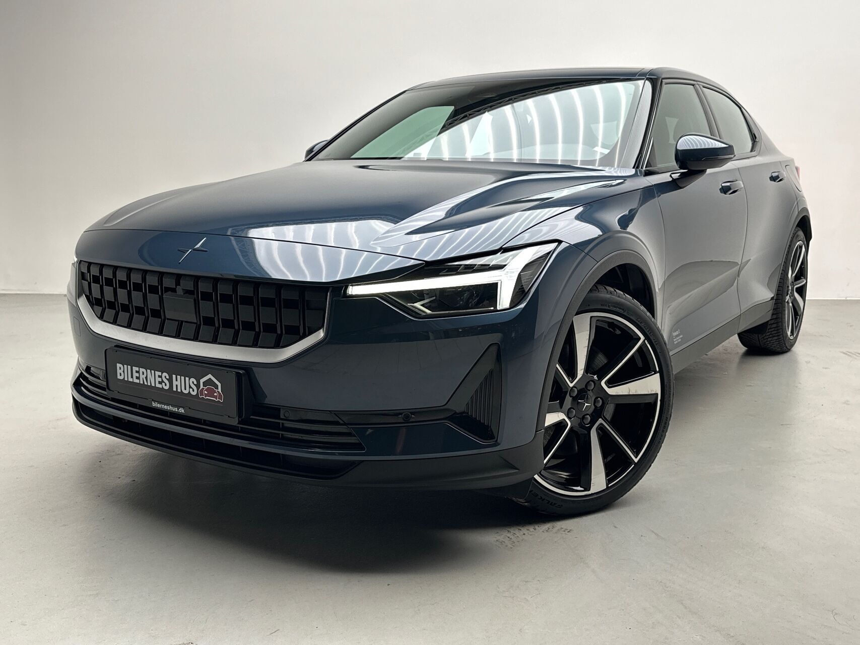 Sort Polestar 2 fra 2023