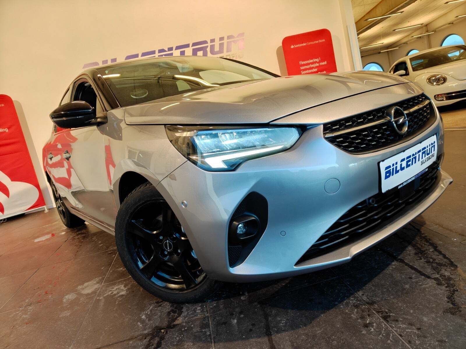 Grå Opel Corsa fra 2021