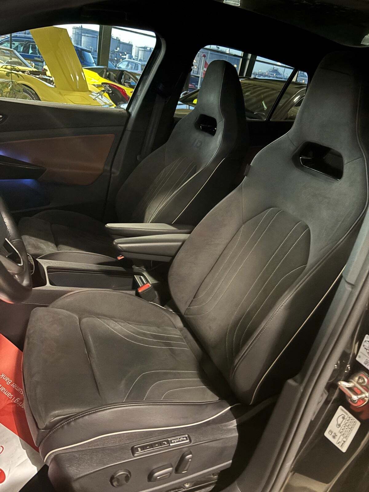 Grå VW ID.4 fra 2021