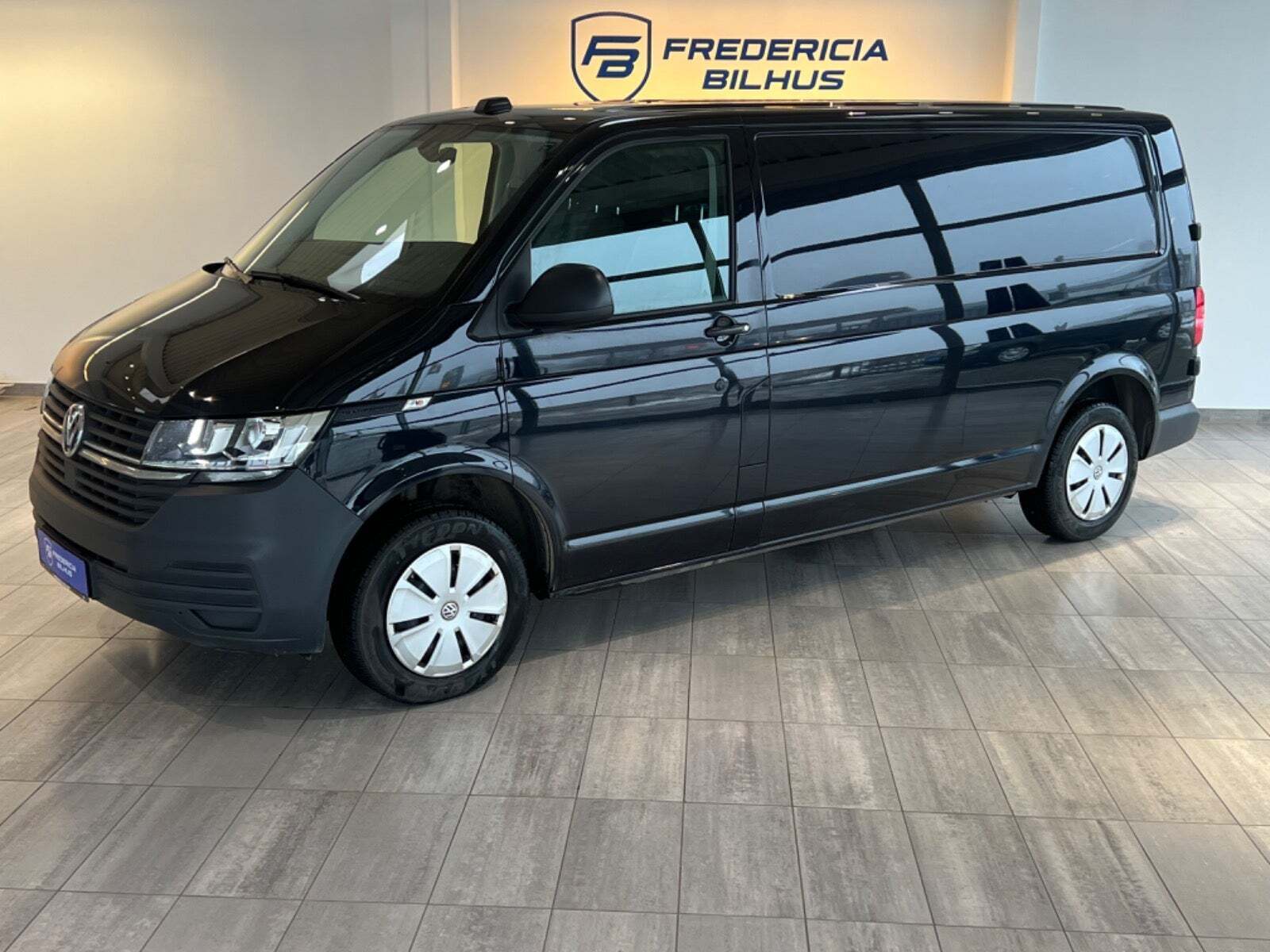 VW Transporter 2,0 TDi 150 Kassevogn DSG lang