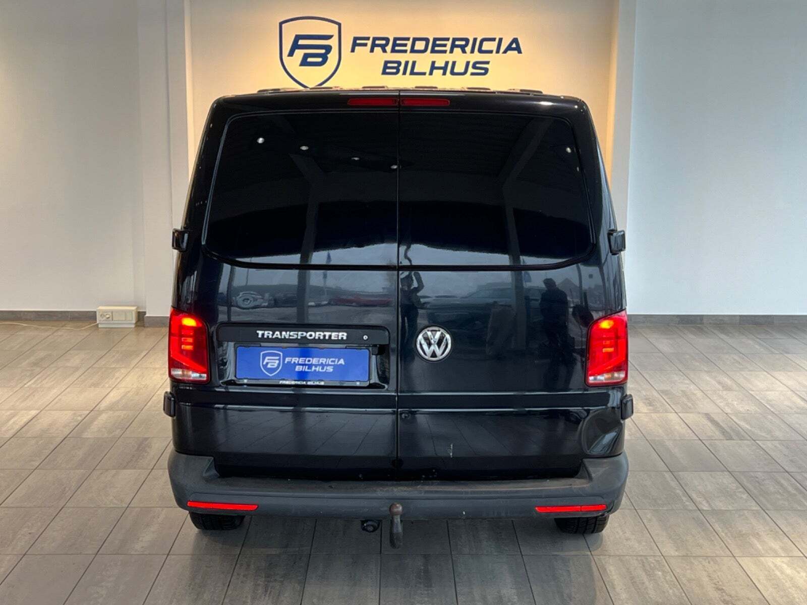 VW Transporter 2,0 TDi 150 Kassevogn DSG lang