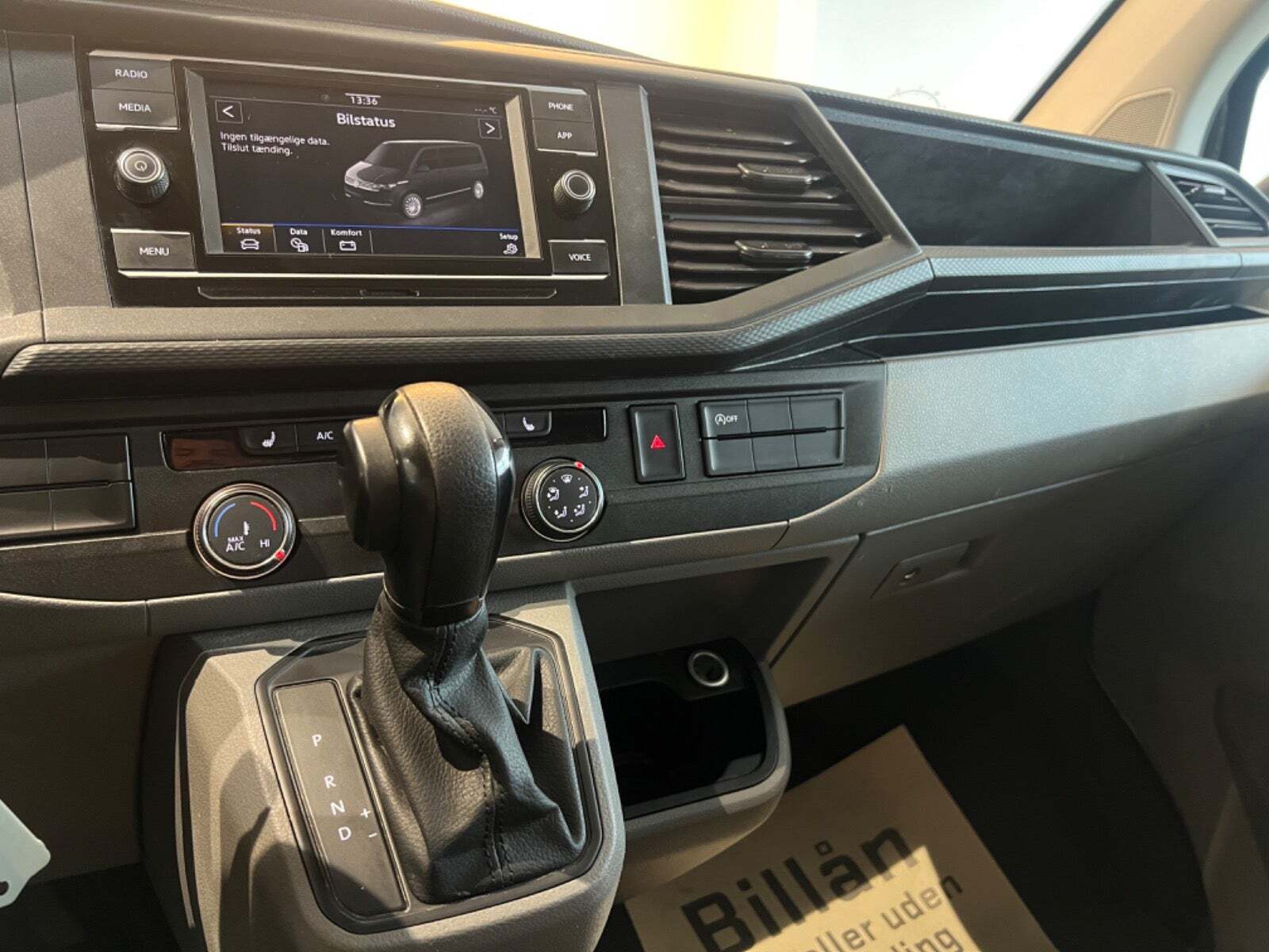 Sort VW Transporter fra 2022