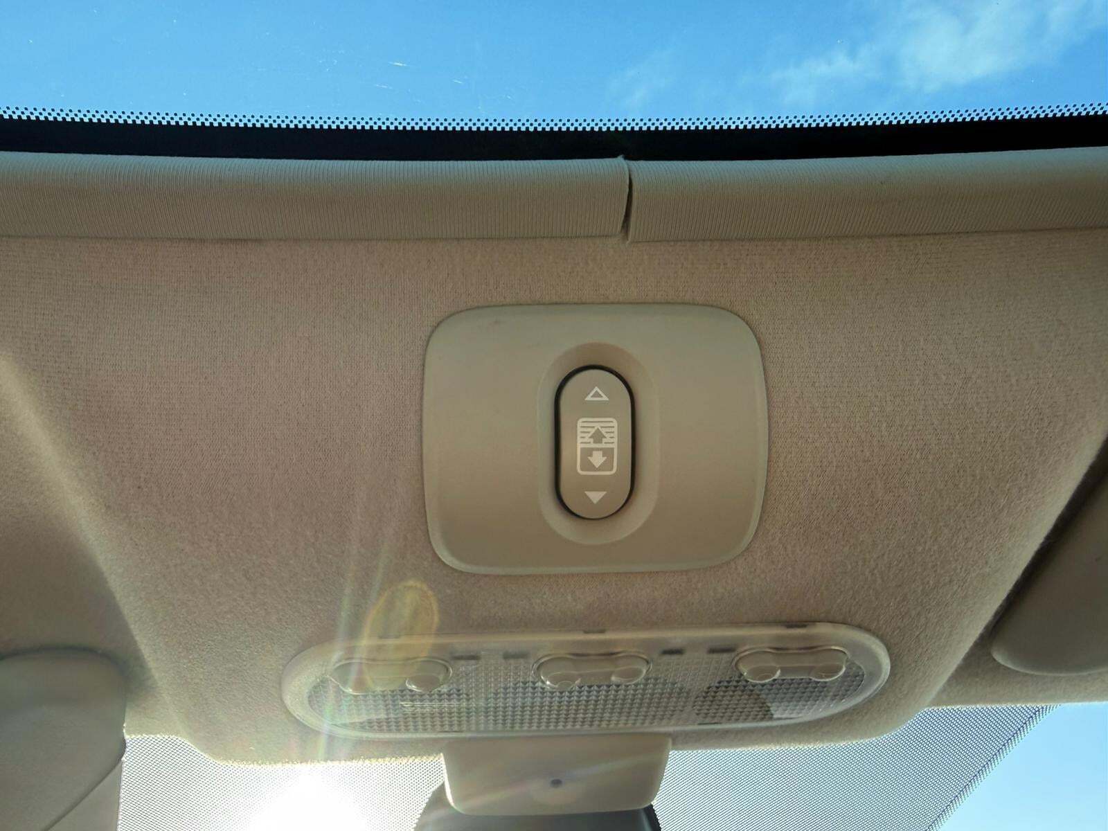 Sølv Nissan Qashqai fra 2008