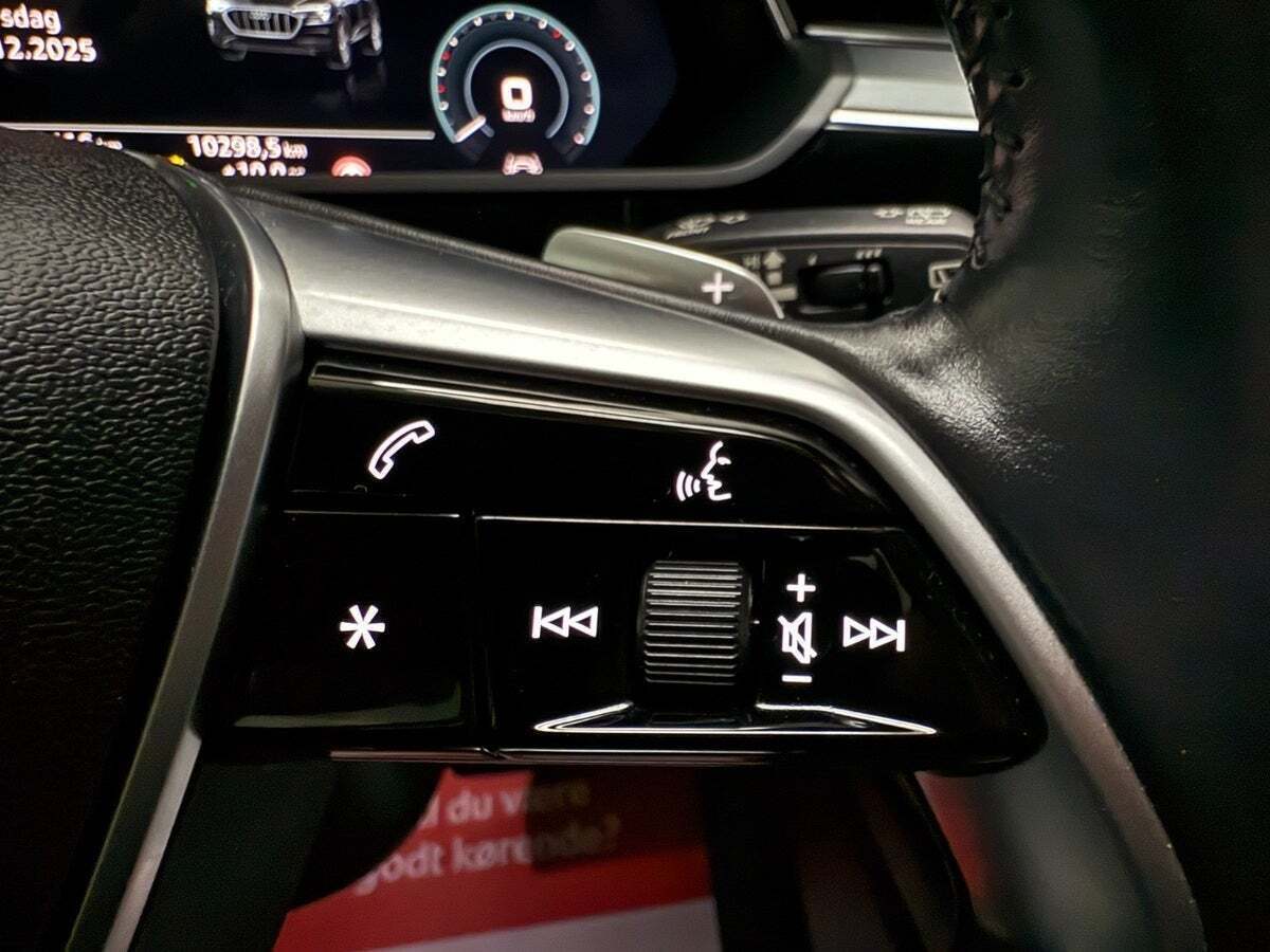 Hvid Audi e-tron fra 2020