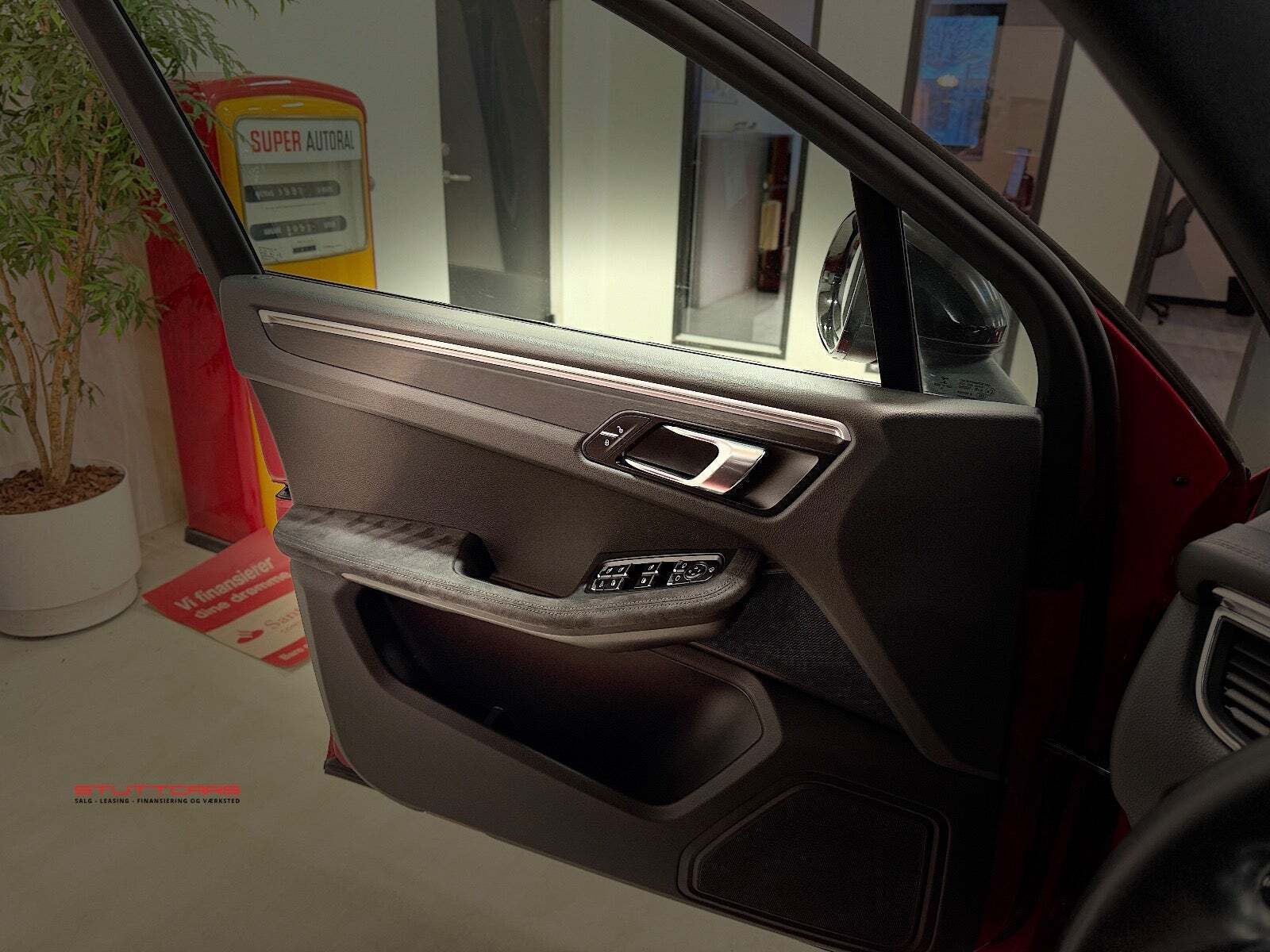 Rød Porsche Macan GTS fra 2018