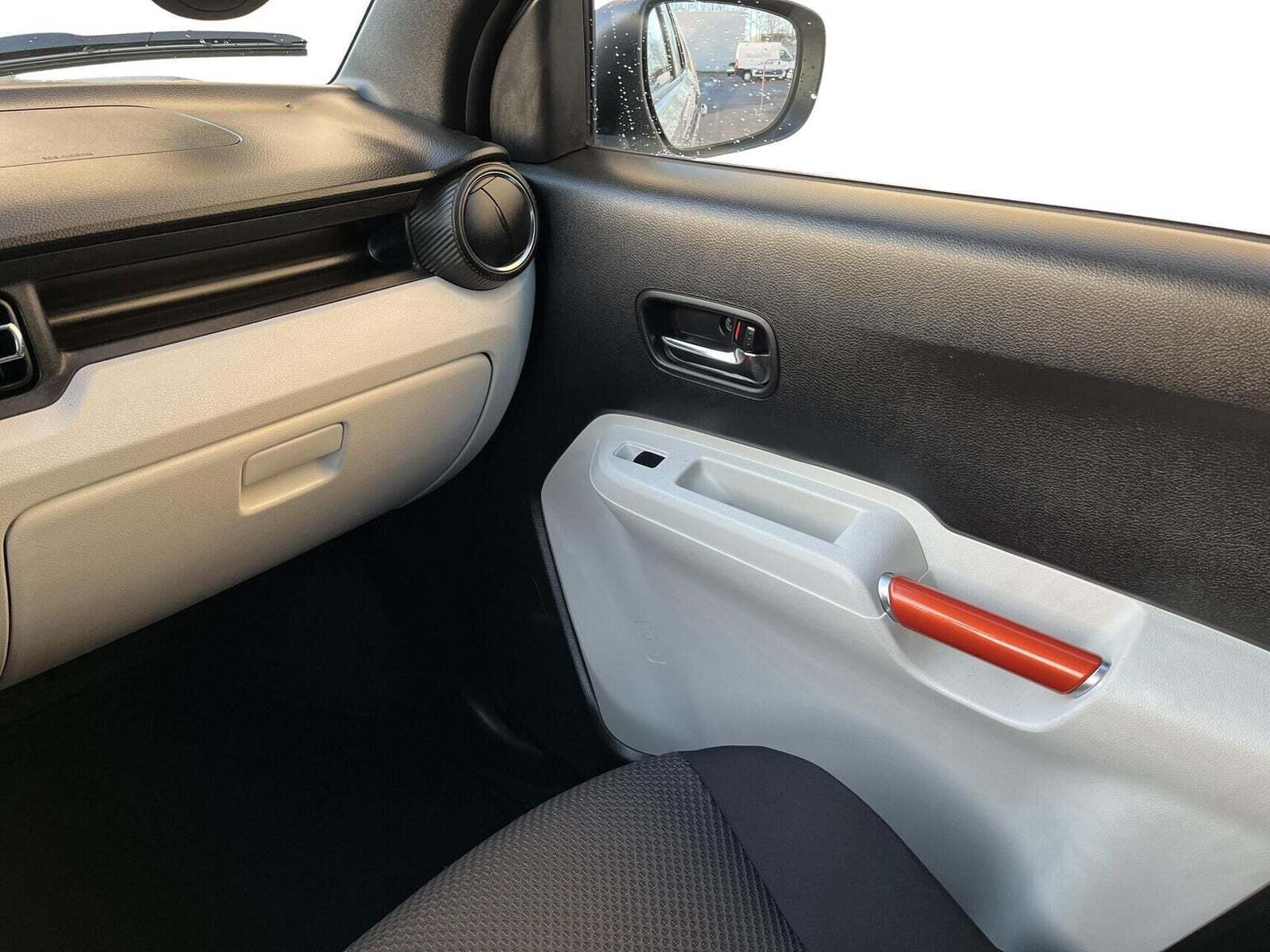 Grå Suzuki Ignis fra 2019