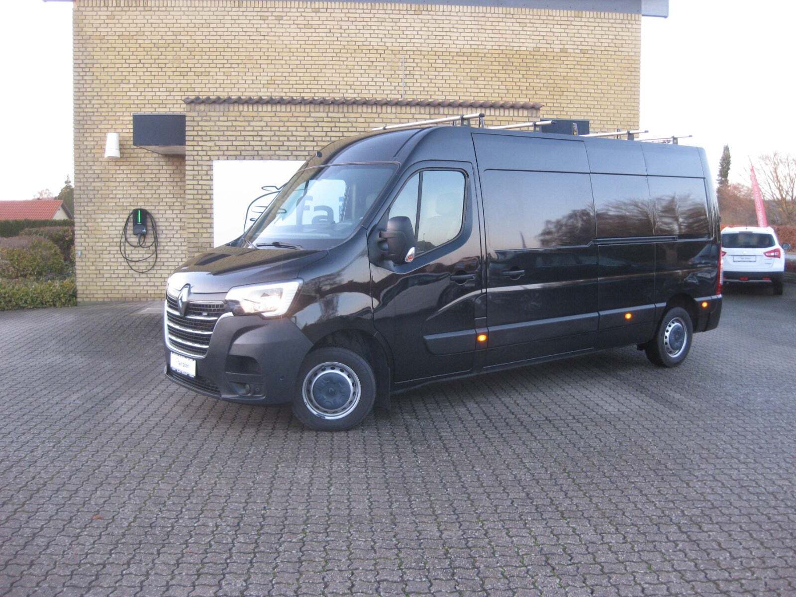 Renault Master IV T35 2,3 dCi 135 L3H2 Kassevogn