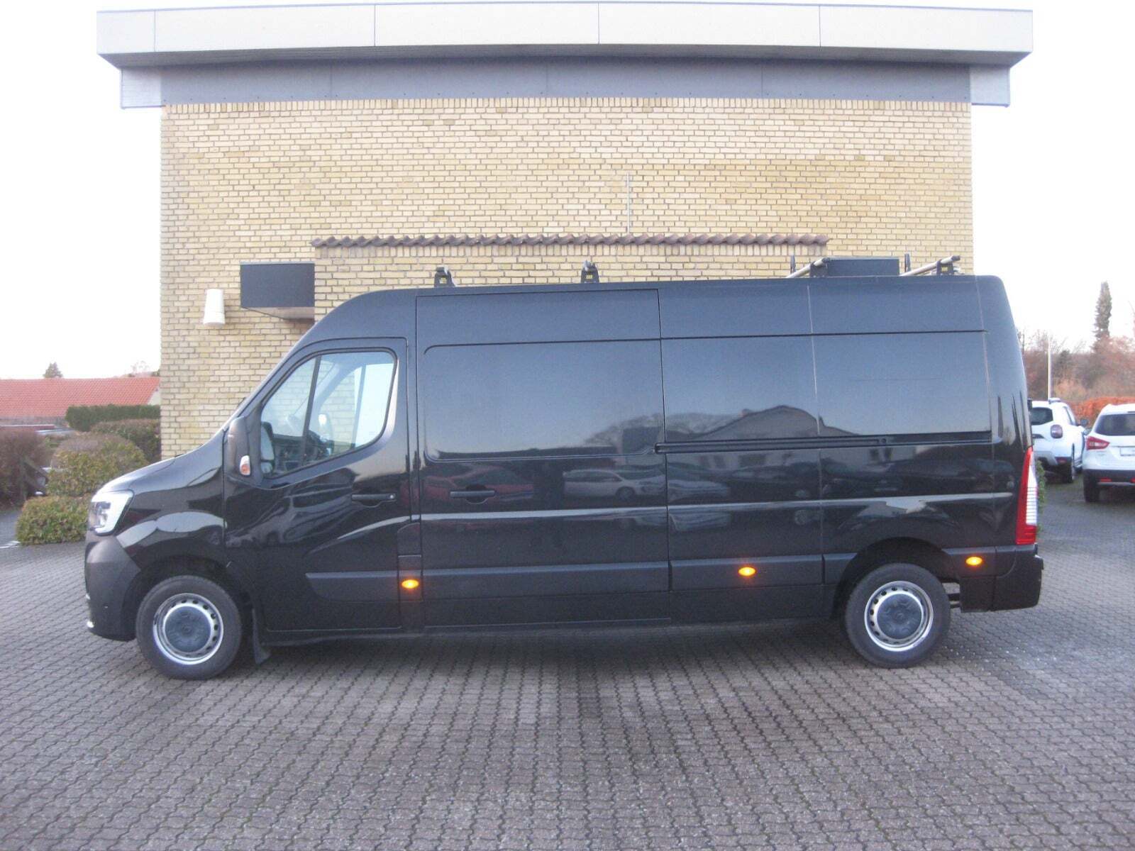 Renault Master IV T35 2,3 dCi 135 L3H2 Kassevogn