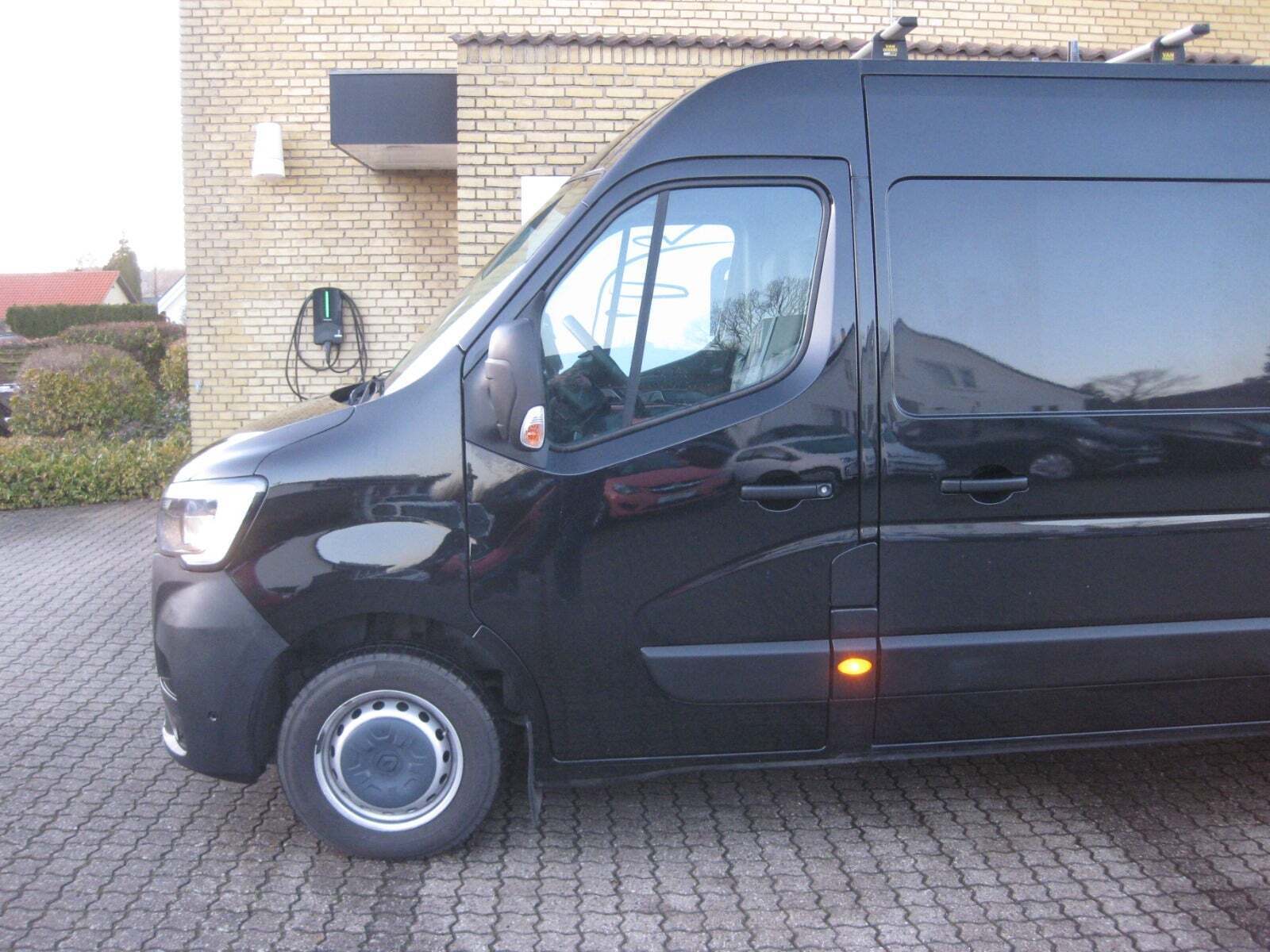 Renault Master IV T35 2,3 dCi 135 L3H2 Kassevogn