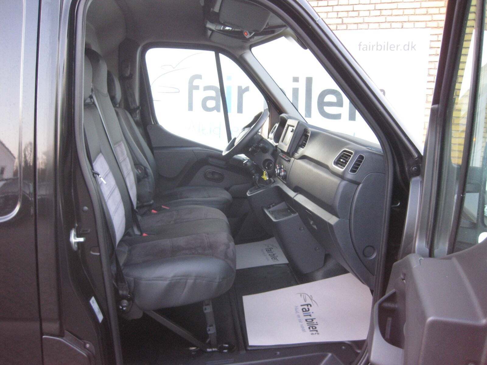 Renault Master IV T35 2,3 dCi 135 L3H2 Kassevogn