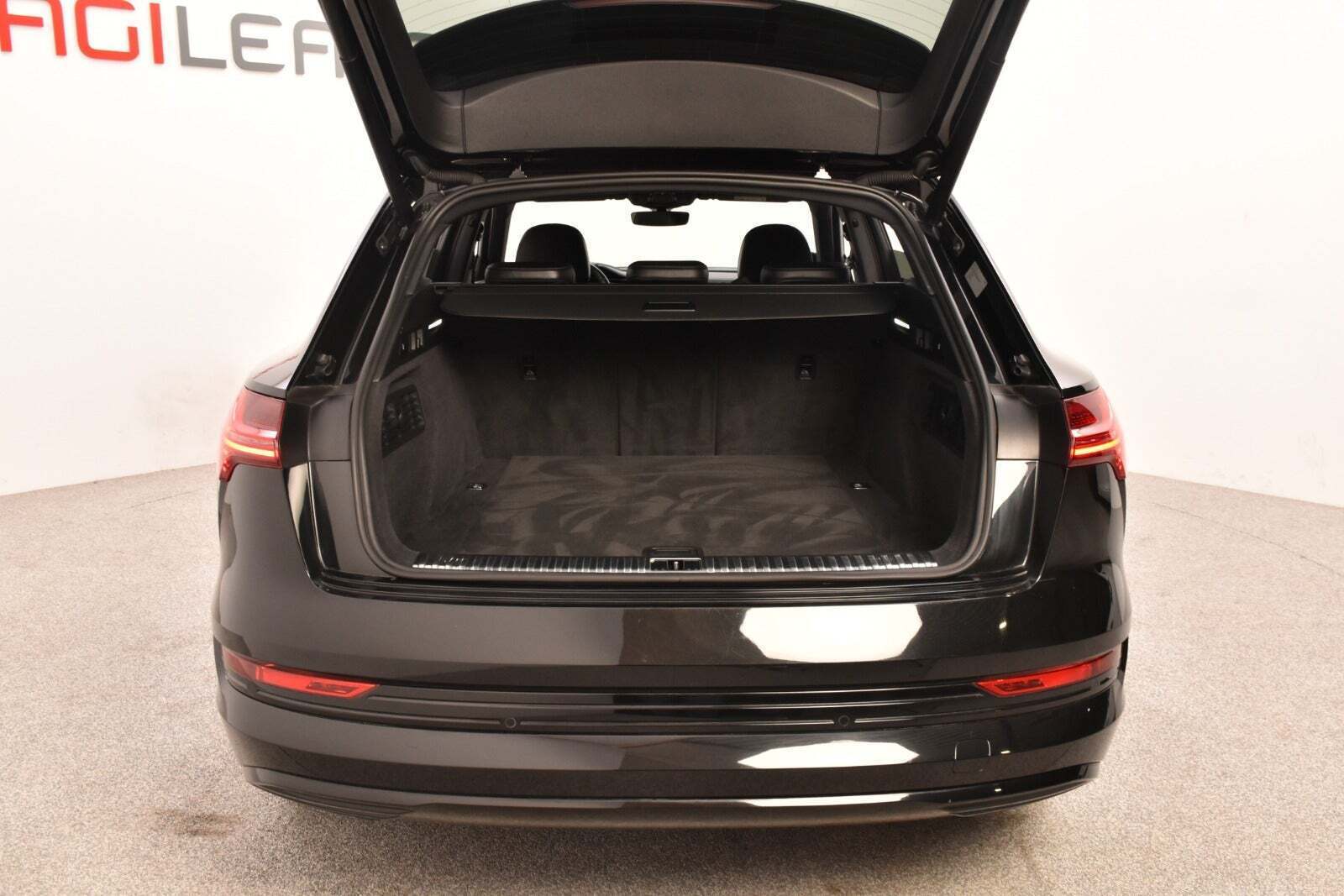 Sort Audi e-tron fra 2020