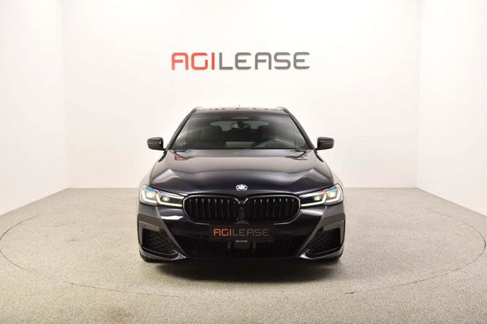 Sort BMW 530e fra 2021