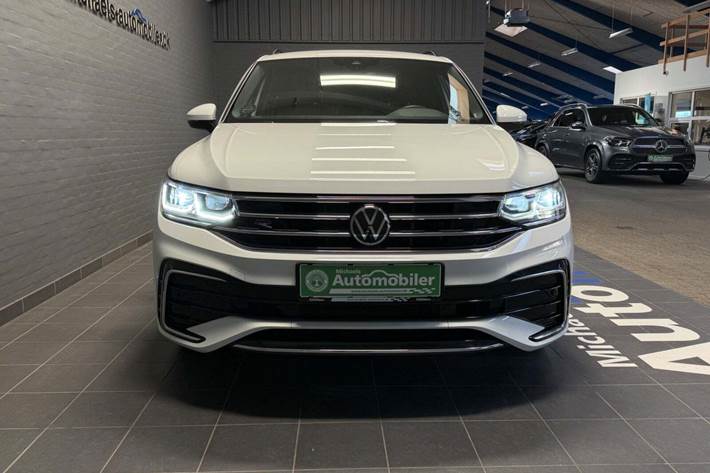 Hvid VW Tiguan fra 2021